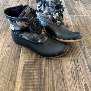 Sperry Black and Camouflage Rain/Winter Boots
